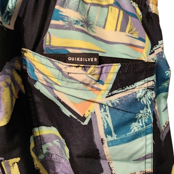 QUIKSILVER VACANCY VOLLEY 16" SWIM SHORTS BLACK SIZE LARGE - Picture 7 of 10